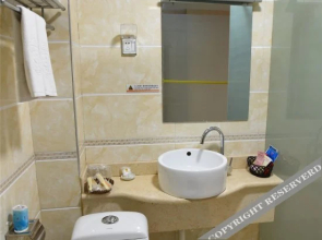 Super 8 Hotel Yining Fei Ji Chang Lu