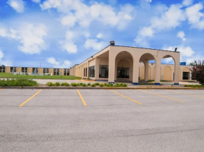North Aurora Hotel