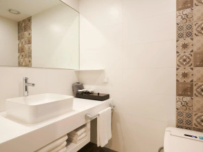 Nine Tree By Parnas Seoul Insadong