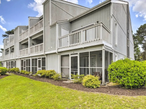 Little River Condo w/ Pool ~ 3 Mi to Beach!