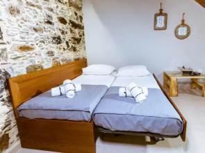 Traditional Apartments Elafos