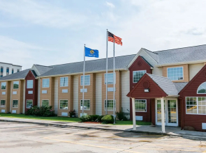 Days Inn & Suites Pryor