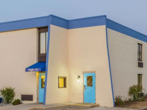 Knights Inn Dayton North