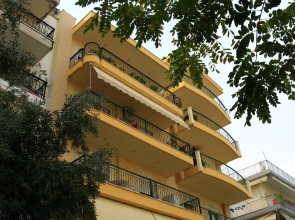 Apartment with marina view