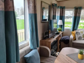 Hot tub hols 3 bed caravan at 42 Kingfisher Court