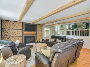 Hot Tub, Mtn-view Deck: Peaceful Evergreen Home!
