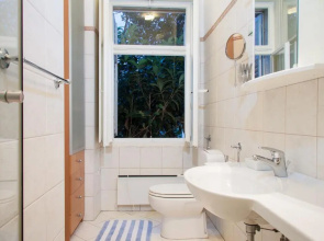 Secret Garden Apartment by Irundo