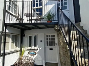 Boatman s Cottage Mousehole- Sleeps 4