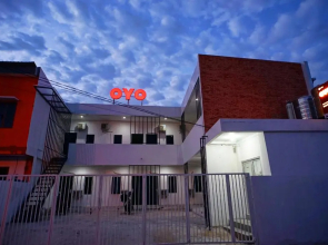 1125 Sani Guest House