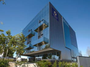 Suryaa Hotel Pinhais, Curio Collection by Hilton
