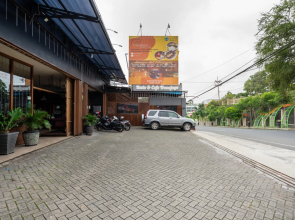 RedDoorz Plus near Balai Kota Batu 2