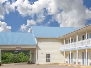 Days Inn by Wyndham Hardy