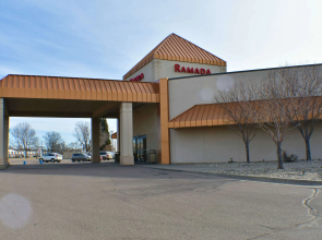 Ramada by Wyndham Sioux Falls Airport-Waterpark & Event Ctr