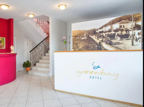 Green Bay Hotel