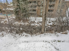 929 Red Sandstone 3 Bedroom Condo