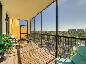 Walk to Marina + Restaurants: Cape Coral Escape!