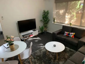 Comfortable New 2 Bedroom Apartment by St Kilda Pier