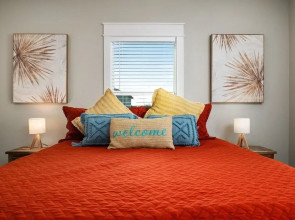 Blue Crab Cabana 3 Bedroom Home by RedAwning