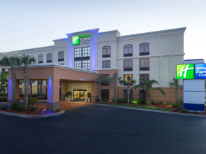 Holiday Inn Express & Suites Jacksonville Airport by IHG