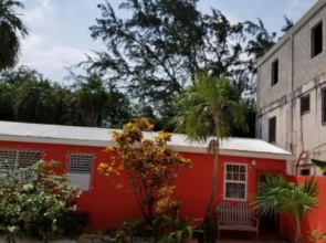 Canuck Cottage Two Bedroom House