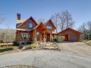 Spacious Glenville Home w/ Fire Pit + Lake Access