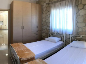 Amfithea House