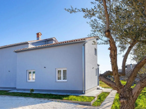 Amazing Home in Vodnjan With 3 Bedrooms, Wifi and Outdoor Swimming Pool