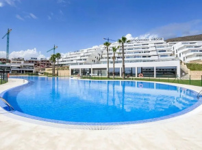 La Petite For t Seaview Flat in Marbella
