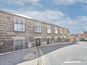 Host Stay 1 The Mount