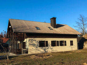 House Barbara
