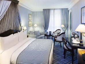 Le Dokhan’s Paris Arc de Triomphe, a Tribute Portfolio Hotel