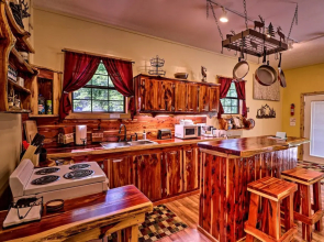 Ouachita River Cabin: Royal Haven w/ Dock!