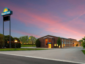 Days Inn by Wyndham Rockford I-90 Casino District