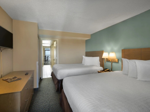 Landmark Resort by Elliott Beach Rentals