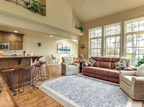 < 1 Mi to Big Boulder Mtn! Home w/ Hot Tub & Deck