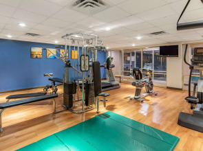 Comfort Suites Oakbrook Terrace near Oakbrook Center