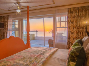 Tolcarne Beach Colonial Restaurant and Rooms