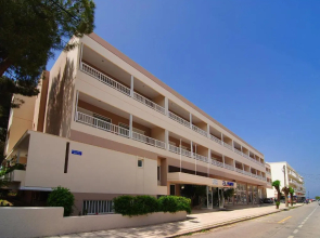 Agela Hotel & Apartments