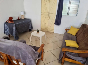 Maison de 2 chambres avec jardin clos et wifi a Le Robert a 1 km de la plage