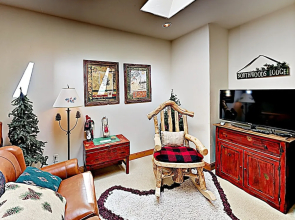 Aquila Lodge W/ Hot Tub & Sharc Access! 3 Bedroom Townhouse