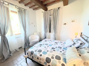 Detached Villa - Sleeps 10 - Pool - Pergola - Playground for Children - Wifi