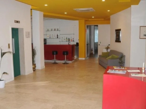 Club Hotel