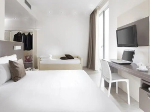 Cube Hotel