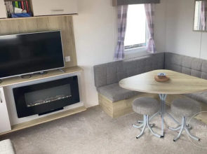 3 bed Caravan at Lyons Robinhood