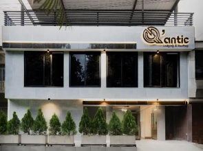 Qantic Lodging & Rooftop