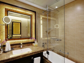 Landmark Premier Hotel