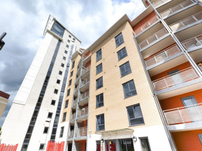 Baltic Quay Apartments Week2Week