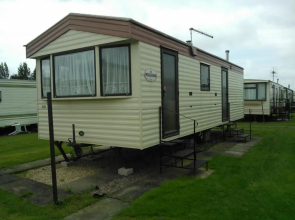 2 bedroom caravan on 4 star park