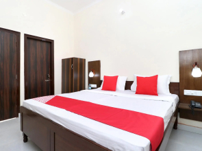 OYO 24122 Hotel Sharnam