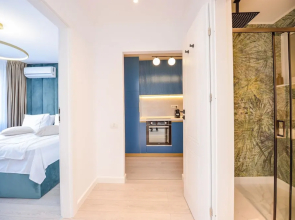 Celeste - One Bedroom Apartment - Next to Victoria Avenue and Cismigiu Park